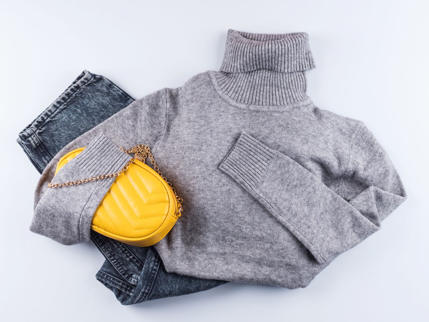 Recommendations for stylish knitwear.